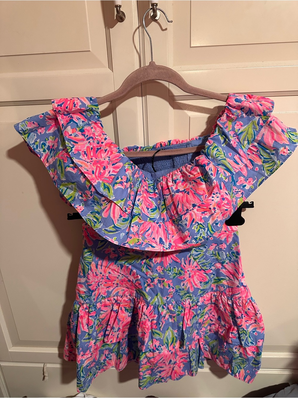 Lilly Pulitzer EUC Mayslie bright pink Ruffle 2 Piece Top and Skirt size 4 - Picture 5 of 5